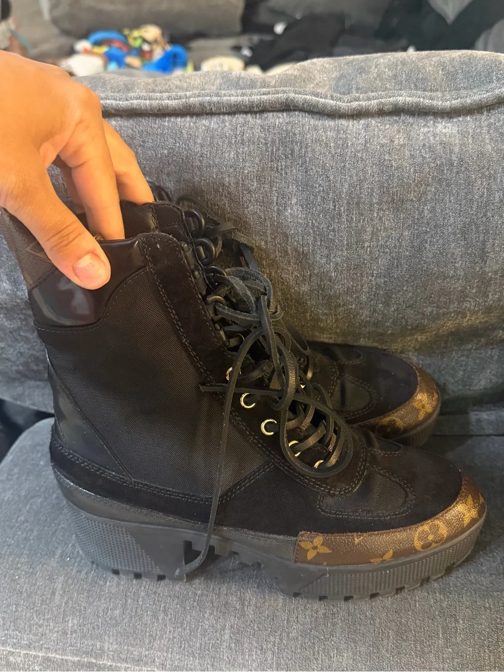 Lv Designer Black Lace-Up Platform Boots with Monogram Trim